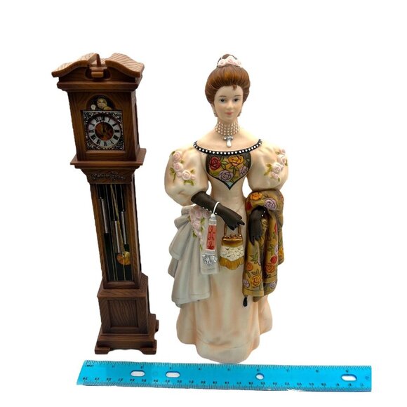 Avon 2000 Mrs Albee Award Porcelain Lady 10" Figurine Plastic Grandfather Clock - Picture 11 of 16
